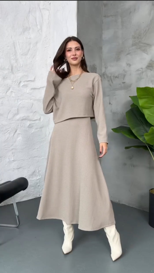 “كوني رمز الأناقة في كل مكان مع طقم الهدوء الملكي👑 آخر إصدار 2025  👑” Ensemble élégant